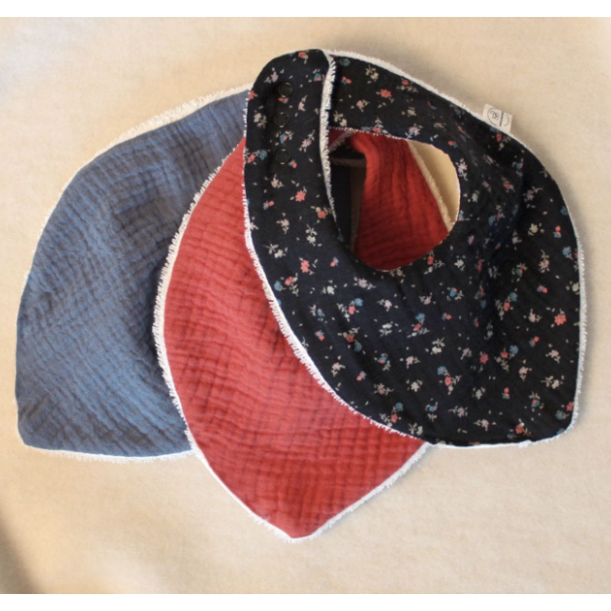 Naturkind organic muslin bib set of 3