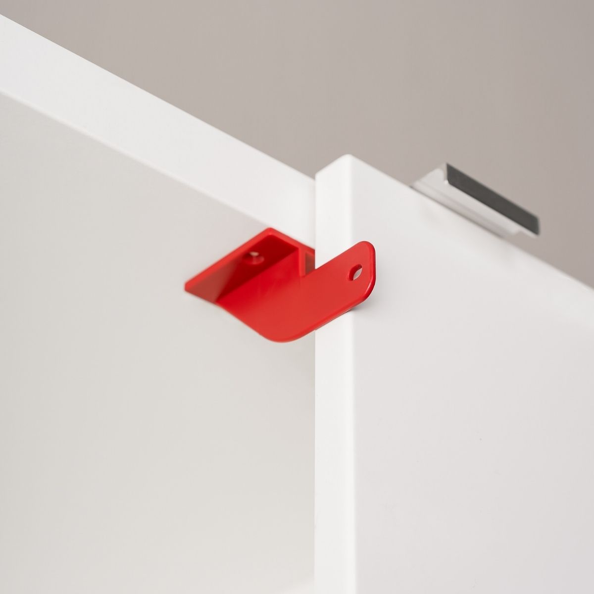 Reer-Schrankschloss-fur-Doppelturen-Montage-schrauben-oder-kleben Schrankschloss - rote Farbe erinnert, das Schloss zu schließen