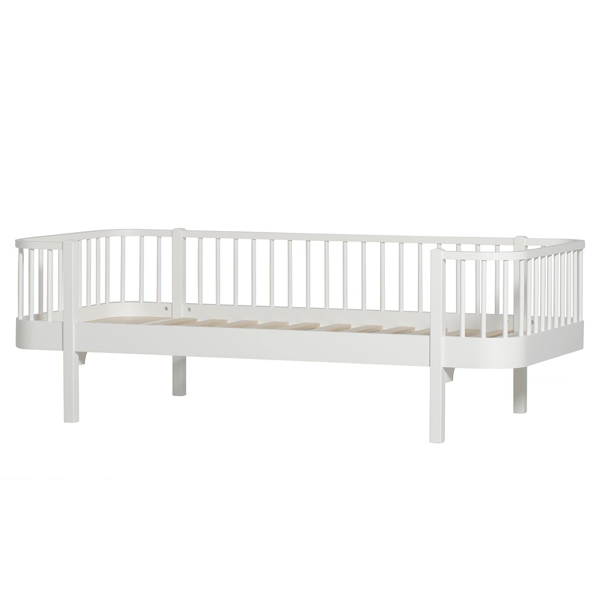 Oliver Furniture Wood Junior Bettsofa