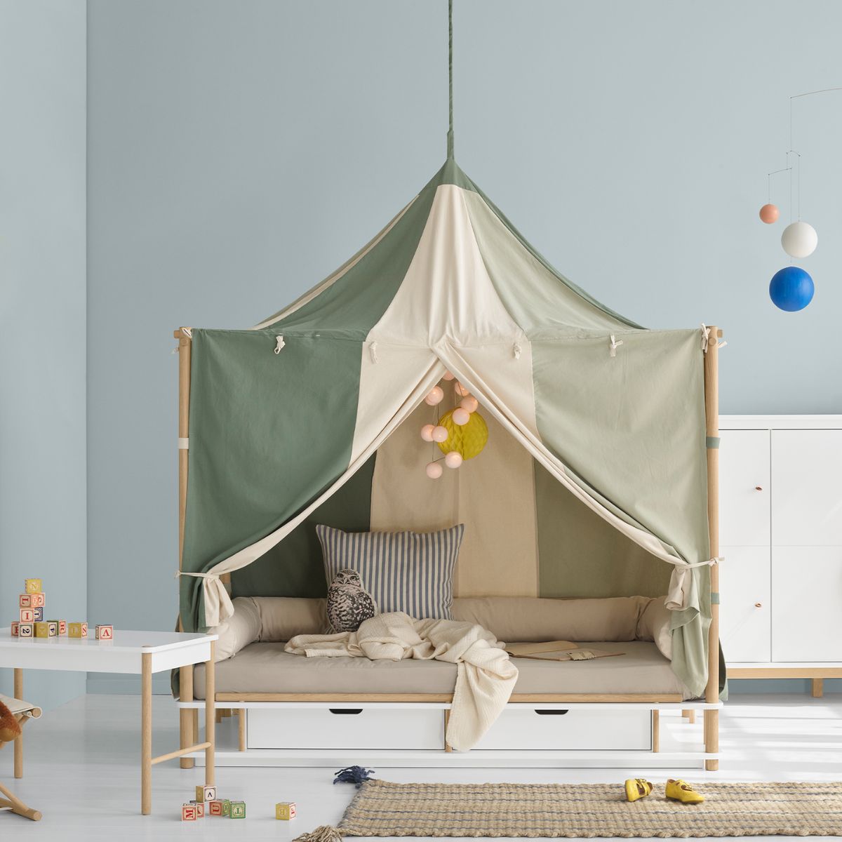 Oliver Furniture Camp Betthimmel Circus
