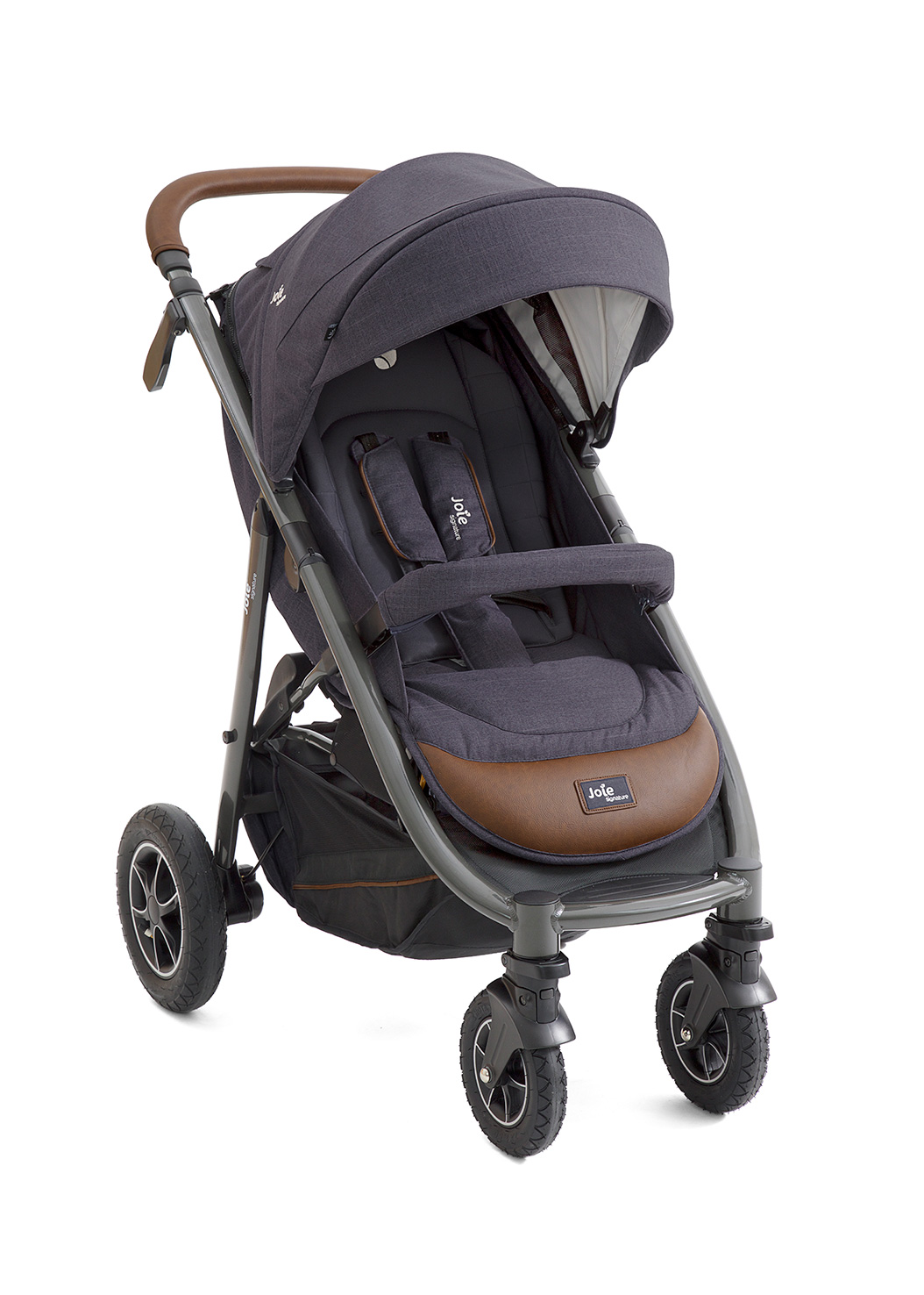 Als das neueste Mitglied der trax-Familie verbindet der Joie Mytrax Buggy Bewährtes mit neuen Features, auf die man nicht mehr verzichten will.