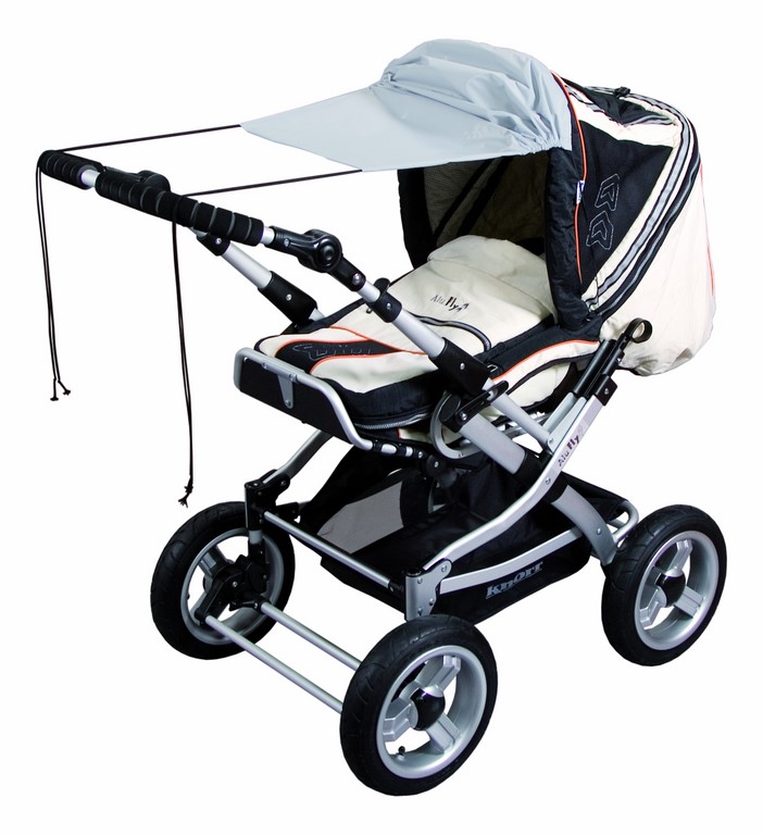 Das Universal-Sonnensegel, passend für alle gängigen Kinder- und Sportwagen, von Sunny Baby hat einen hohen UV-Schutz (UPF 50+) und verfügt über viele Verstellmöglichkeiten.