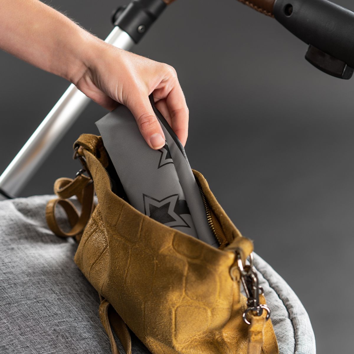 Reer-MyBuddyGuard-Kinderwagen-Reflektor-Banner-4