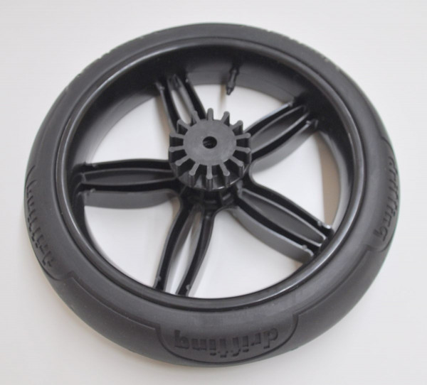 Der Naturkind Vita ist ein nostalgischer Kinderwagen, er vereint tolle outdoortaugliche Fahreigenschaften mit der Liebe zu besonderem Design. Das Hauptbild zeigt den Kinderwagen mit dem 14 Zoll Luftrad; dieses Angebot beinhaltet aber das separat abgebilde