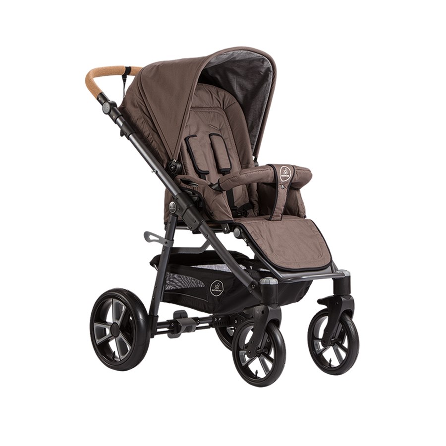 Der Kinderwagen "Lux" von Naturkind verbindet höchsten Komfort mit tollem Design und überzeugt mit seiner langen Nutzungsdauer. Hier in der Ausführung mit Comfort Soft Rad.
