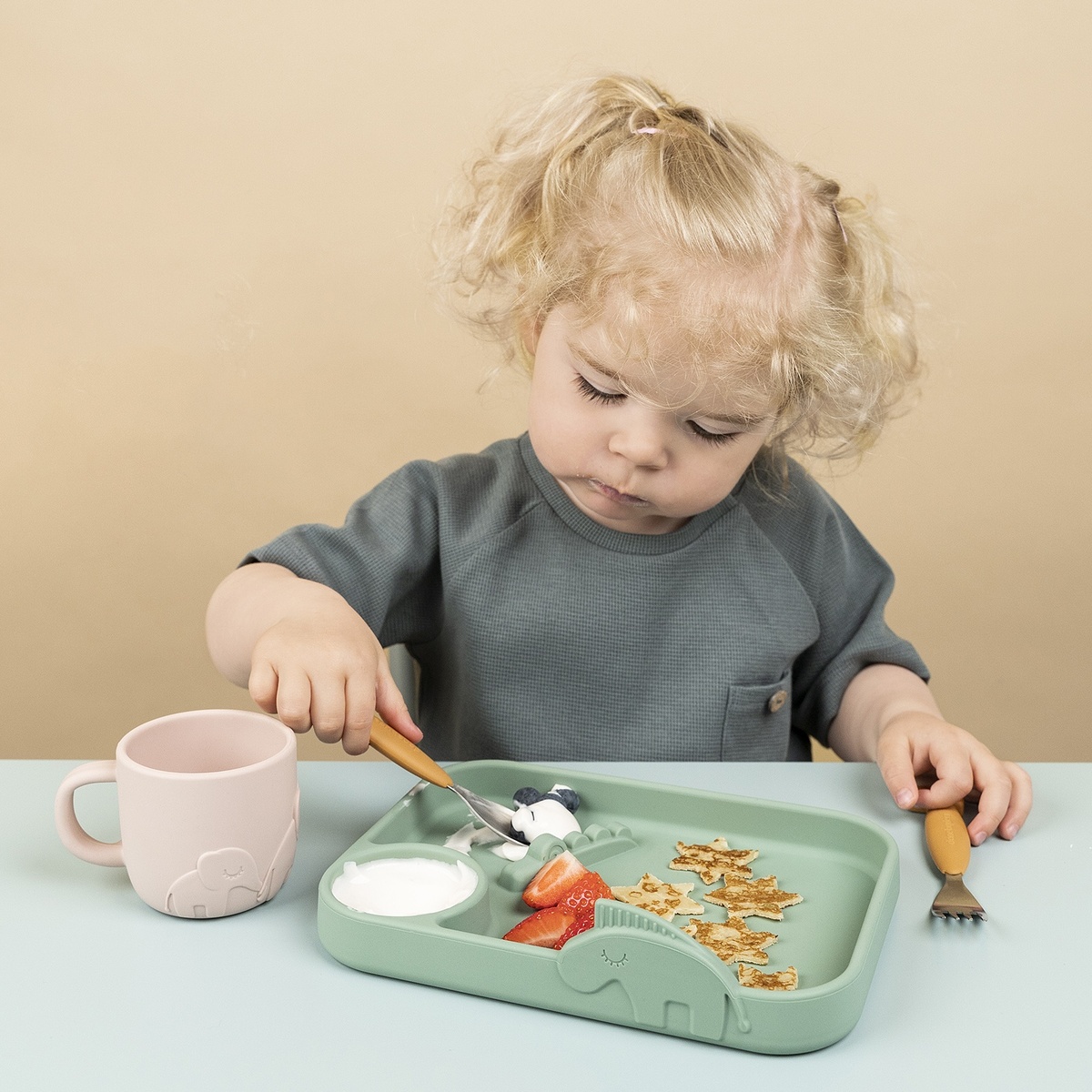 Peekaboo-Compartment-Plate-Green