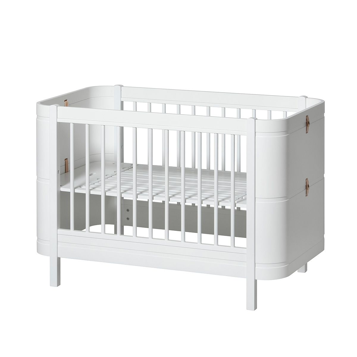 Oliver Furniture Wood Mini+ Basic Bed
