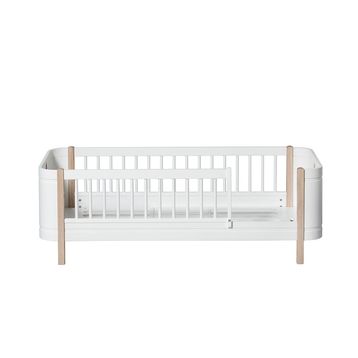 Oliver Furniture Wood Mini+ Basic Bed