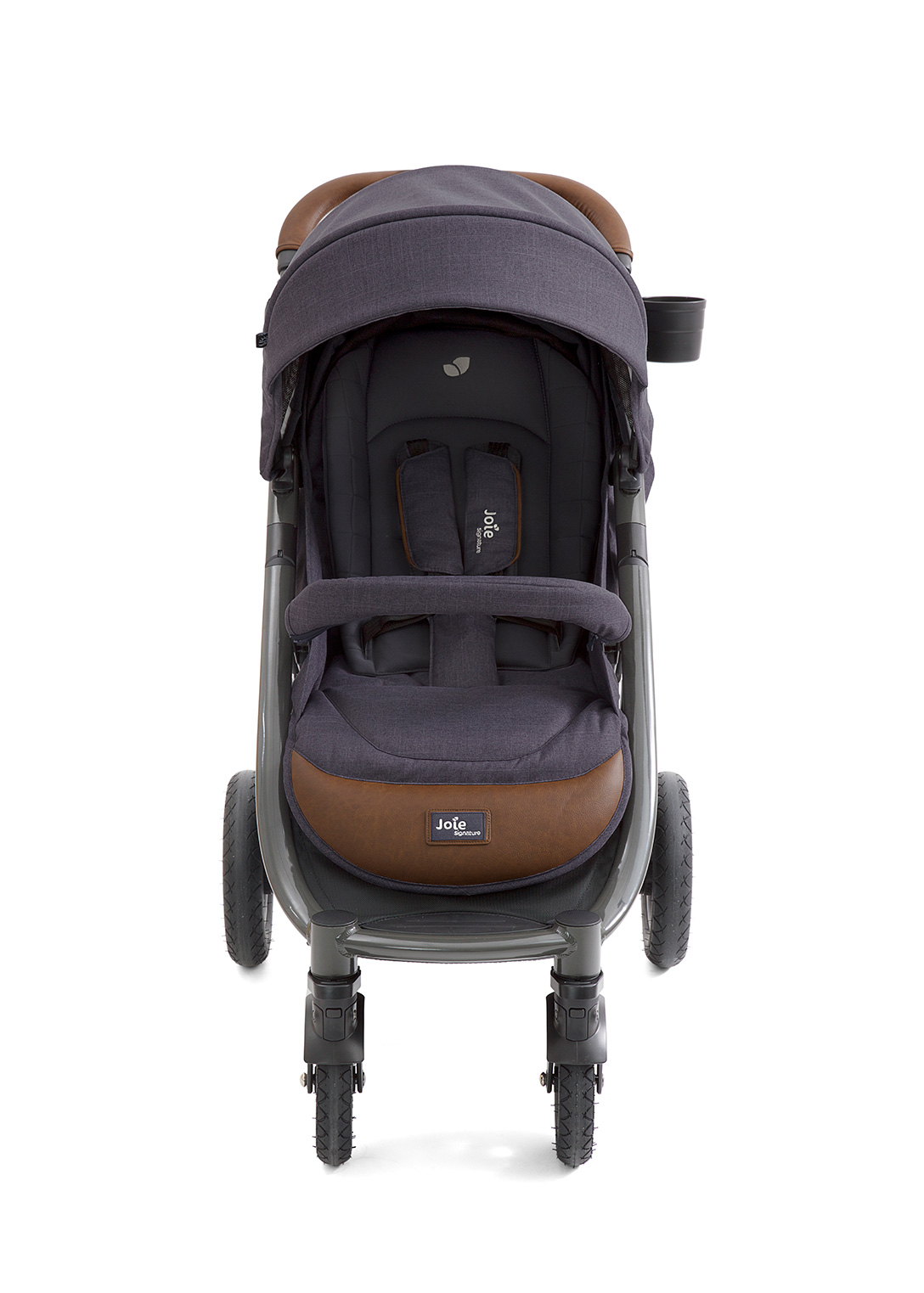 Als das neueste Mitglied der trax-Familie verbindet der Joie Mytrax Buggy Bewährtes mit neuen Features, auf die man nicht mehr verzichten will.