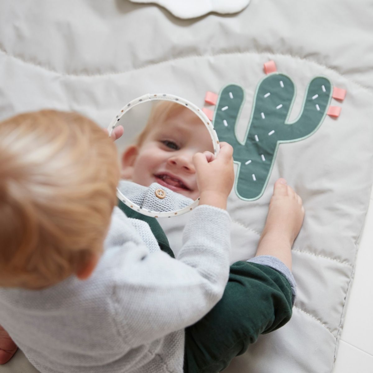 Done-by-Deer-Sensorische-Spieldecke-Spiegel-Deerfriends Done by Deer Sensorische Spieldecke