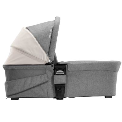 Nuna-MIXX-carry-cot-mesh-window